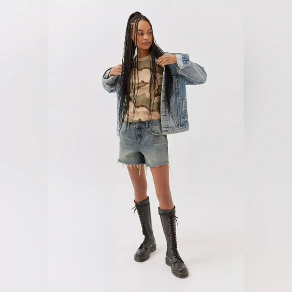 Urban Outfitters BDG A-Line Cutoff Denim Short - Size 24 - Picture 2 of 8